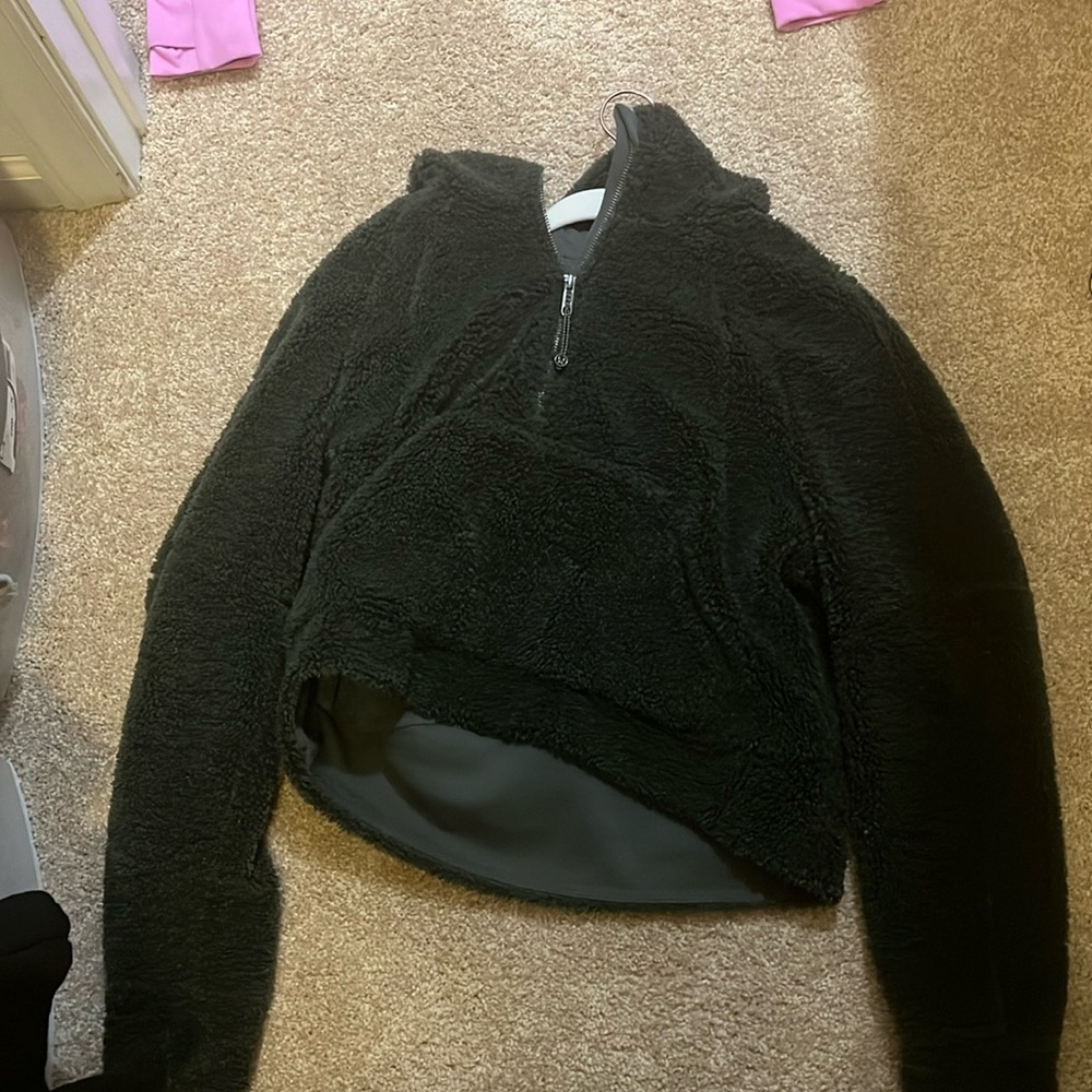 COPY - Fluffy lululemon scuba
Color: Green
Size XS